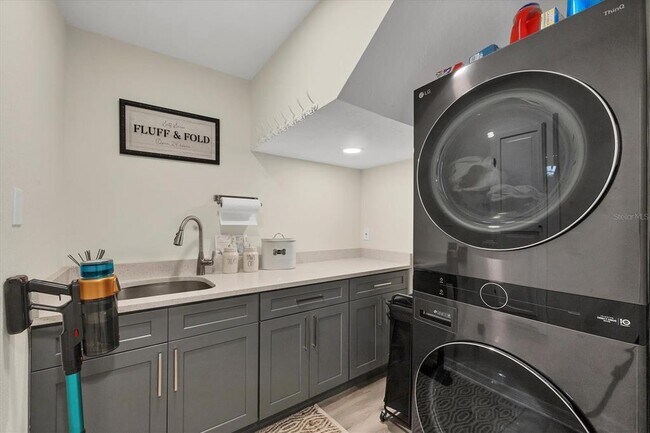 Building Photo - 1719 Starling Dr