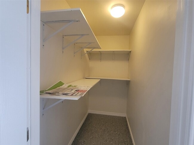 Building Photo - 107 Avalon Way