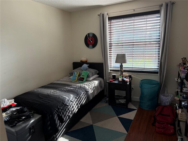 Building Photo - 4908 SW 151st Ave