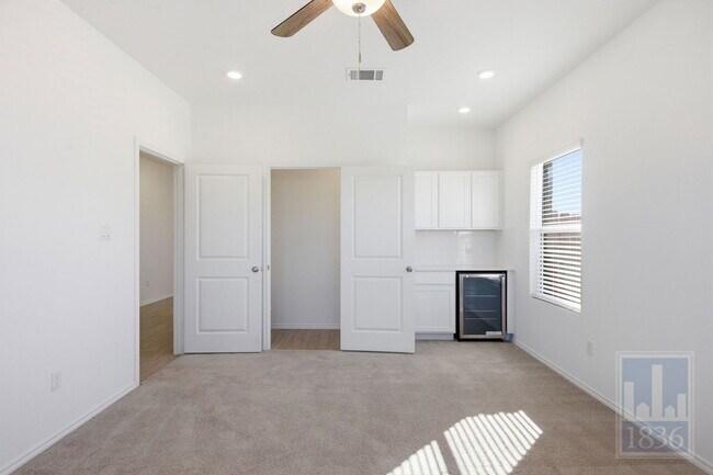 Building Photo - 106 Arbordale St