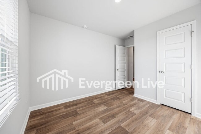 Building Photo - 1310 Willow Oaks Wy