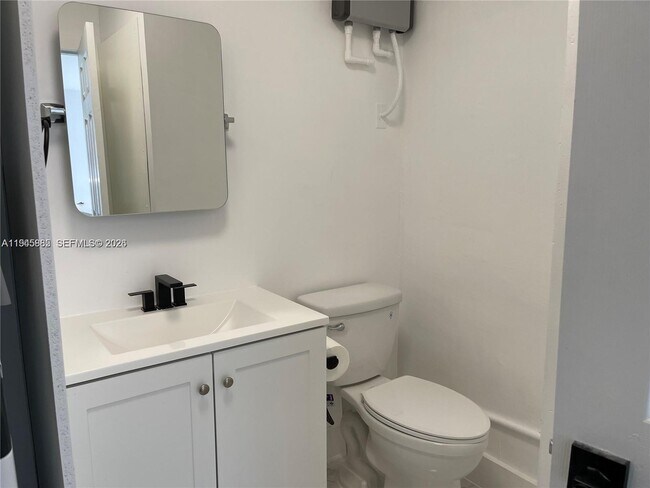 Building Photo - 1541 N 71st Terrace