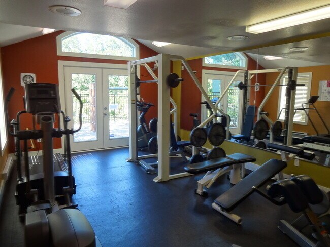 Building Photo - Gold Pointe condo!  2 Bed, 2 Bath Condo w/2 parking spaces, MOVE IN SPECIAL - Available NOW!