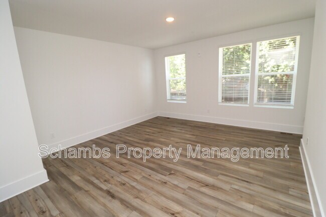 Building Photo - 110 Byrum St