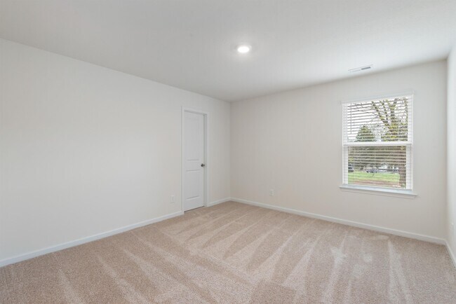 Building Photo - 5513 English Holly Wy