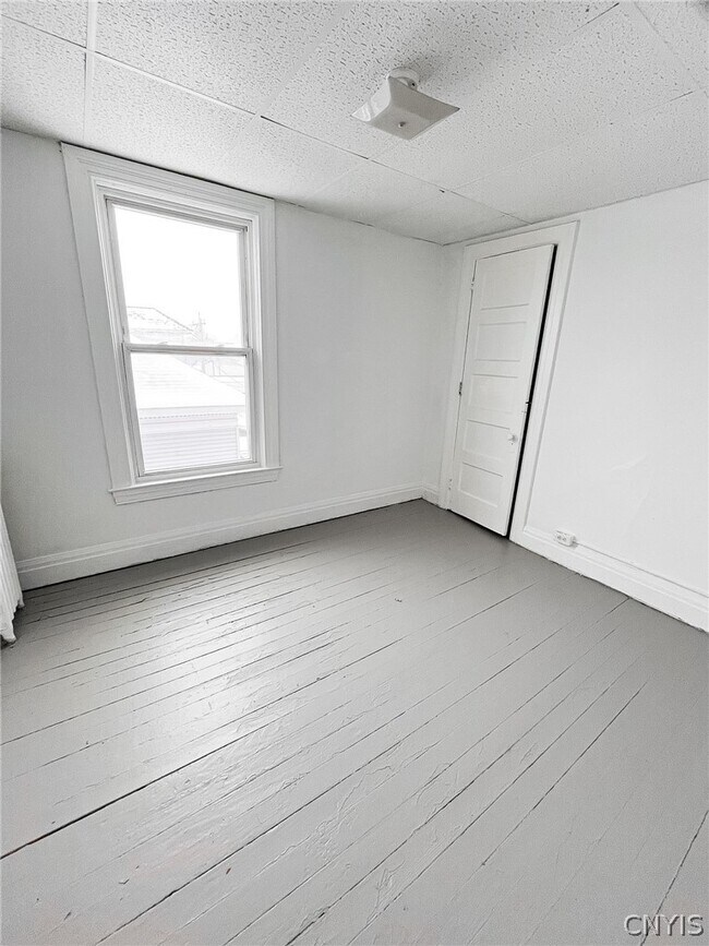 Building Photo - 911 State St