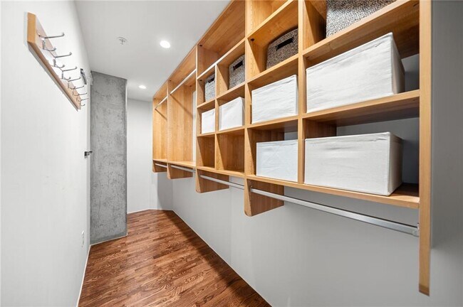 Building Photo - 3180 Mathieson Dr NE