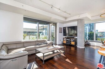 Building Photo - 1155 S Grand Ave