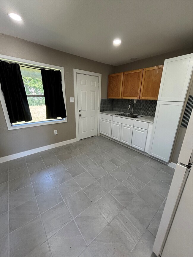 Building Photo - 1503 Teanaway Ln