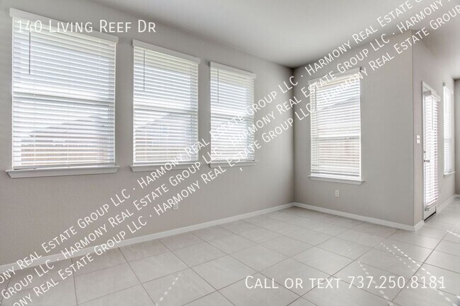 Building Photo - 140 Living Reef Dr