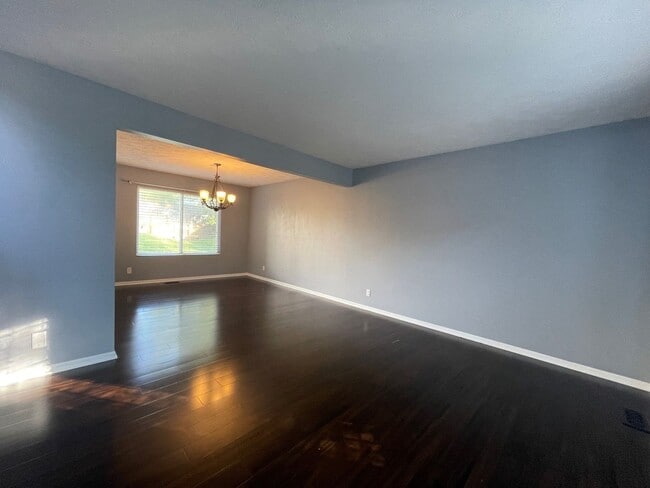 Building Photo - 2930 Blackhawk Dr