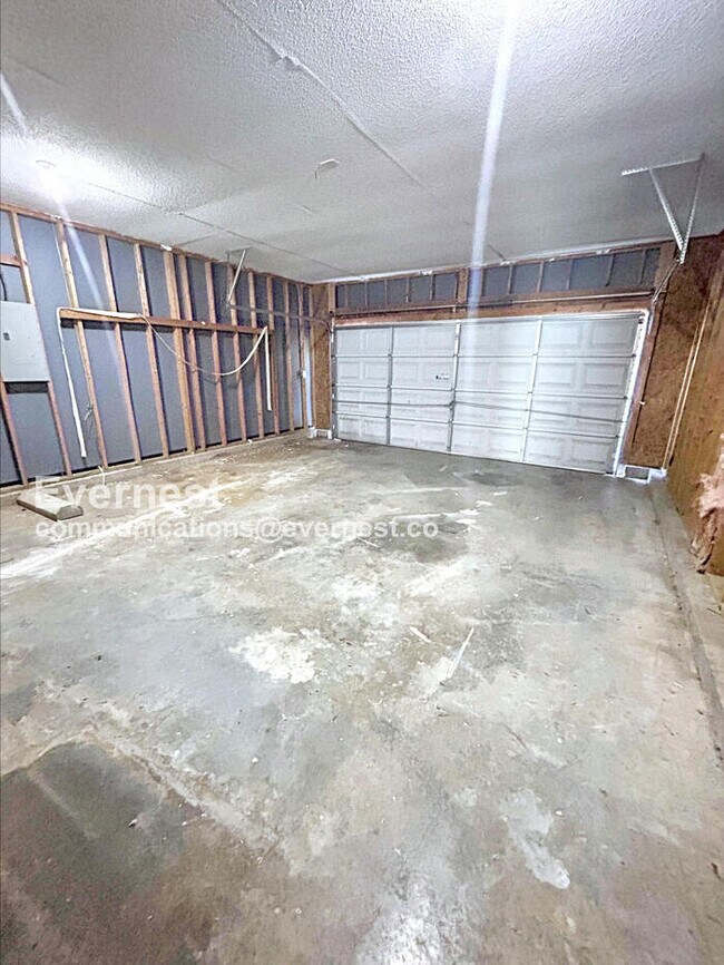 Building Photo - 1244 Scarlett Dr