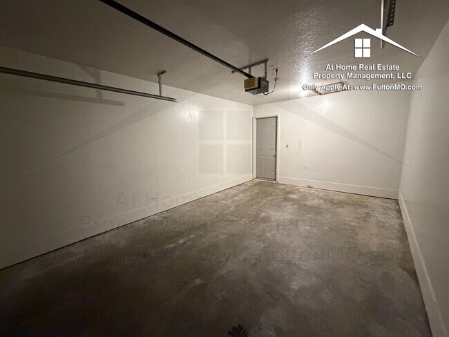 Building Photo - 2633–2635 Gates Boulevard