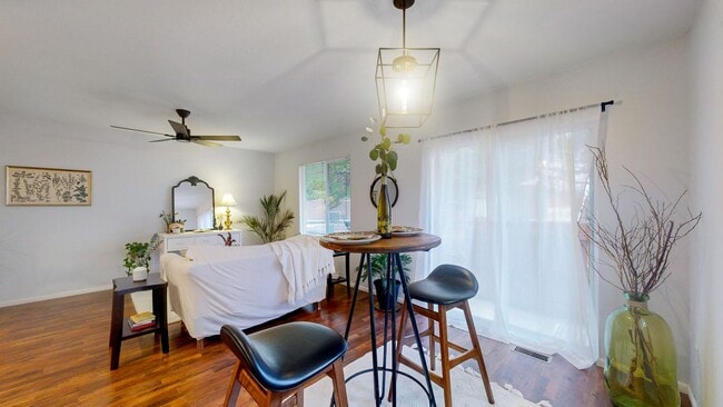 Building Photo - Beautiful 3-Bed, 2.5-Bath Home in South Fo...