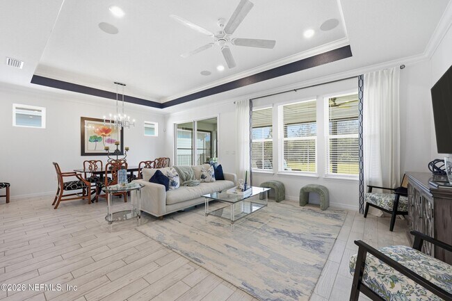 Building Photo - 11130 Town Vw Ct