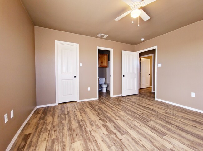 Building Photo - PRE-LEASE SPECIAL: Cozy 3-Bedroom, 2-Bathroom Home with Garage in East Lubbock