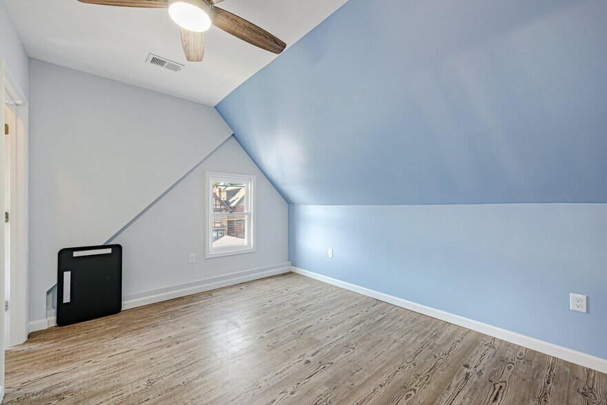 Building Photo - 5551 Columbo St