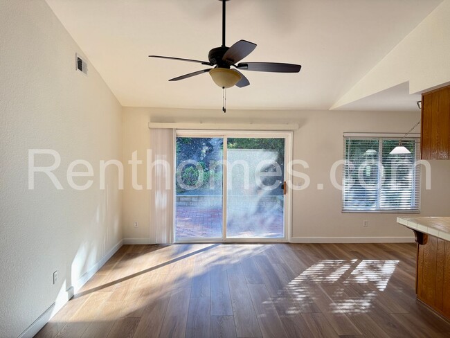 Building Photo - 10807 Woodstream Point