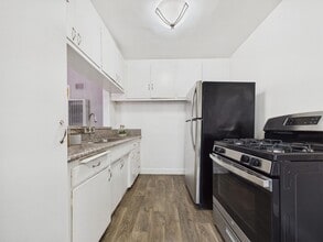 Building Photo - Overland Avenue Apartments