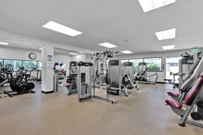 Building Photo - 151 Crandon Blvd