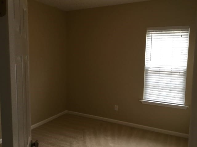 Building Photo - 1700 Heisser Ln