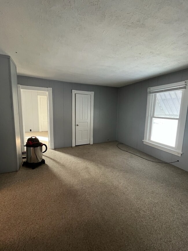 Building Photo - 333 W Washington Ave