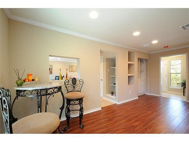 Building Photo - 6812 Syracuse Cove