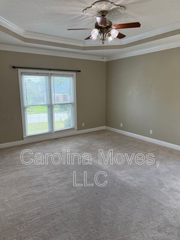 Building Photo - 204 Brushy Meadows Dr