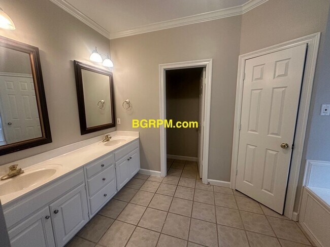 Building Photo - 4 Bedroom, 2 Bath, Cabot