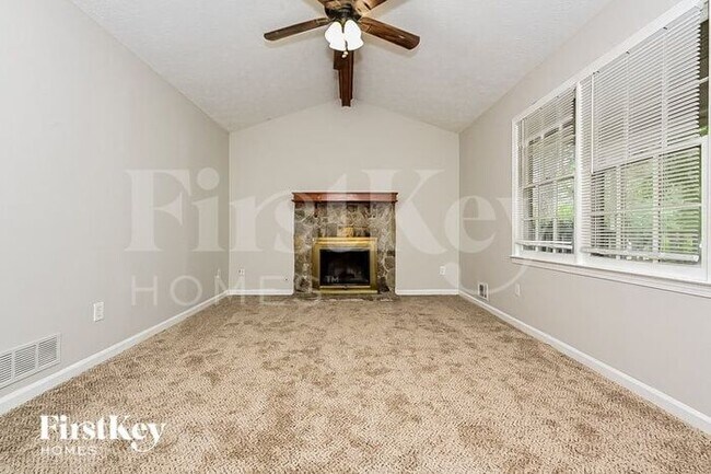 Building Photo - 1247 Mountain Dr NE