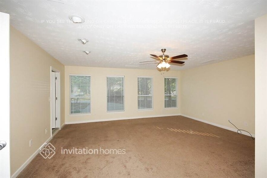 Building Photo - 1163 Sandalwood Dr