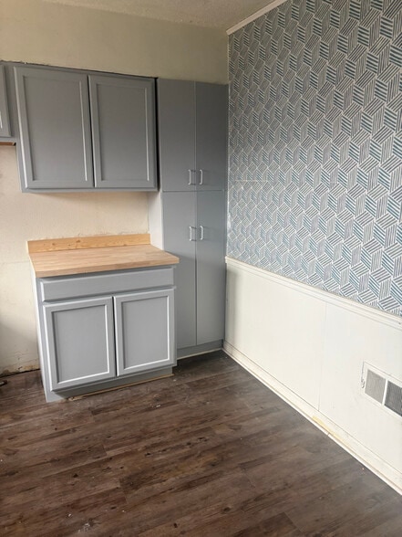 Building Photo - 534 Howard St