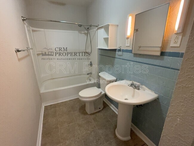 Building Photo - 2101 N Wheeling Ave