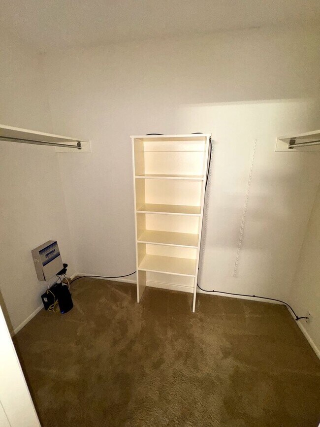 Building Photo - Ready For Move In - Nice 3/2 in West SA In...