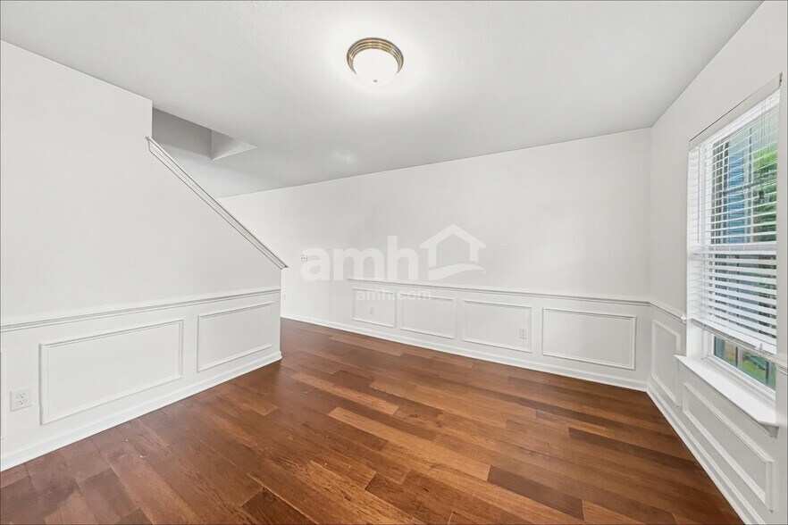 Building Photo - 4983 Old Towne Village Cir