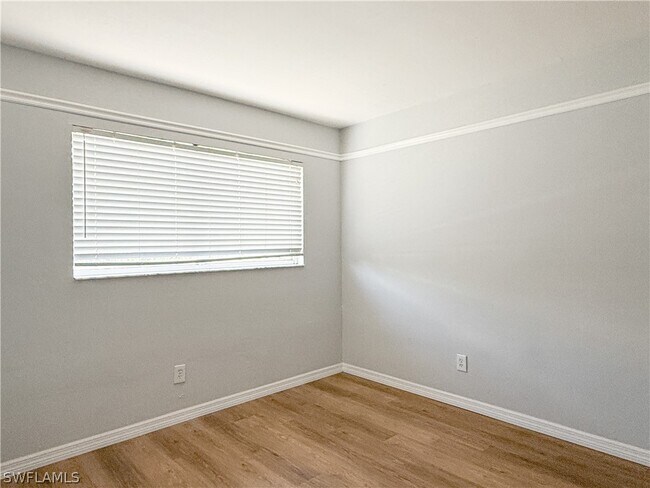 Building Photo - 10101 Sandy Hollow Ln