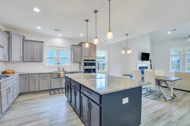 Building Photo - "Lagoon view in Lawton Station - Spacious ...