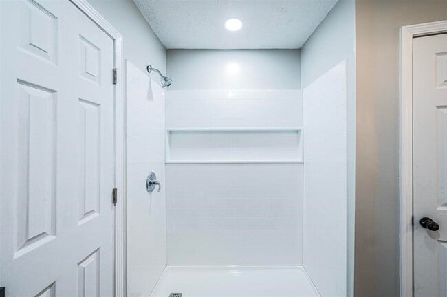 Building Photo - 204 Wilson Ave