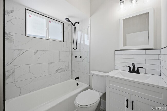 Building Photo - 36 Krakow St