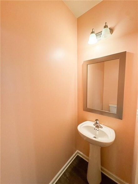 Building Photo - 198 Hardy Water Dr SE