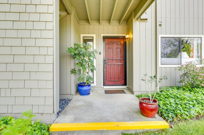 Building Photo - 440 Bernice Ln