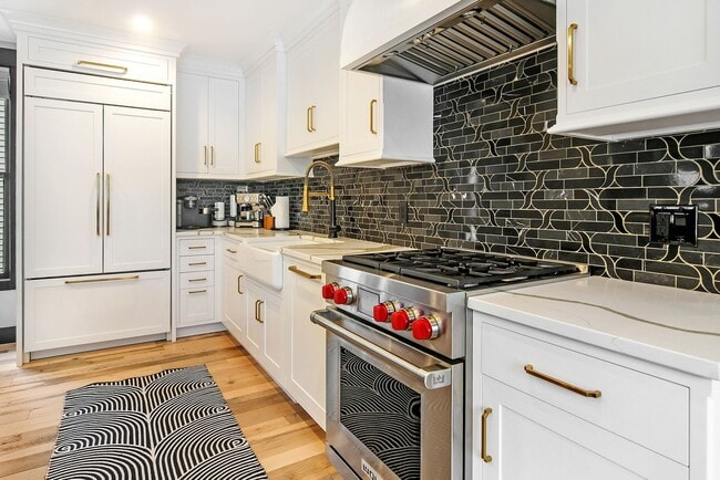 Building Photo - Summer in Downtown, historic Breckenridge! Luxury Home, Walk to Everything!