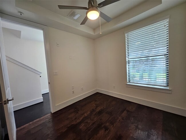 Building Photo - 2401 Crawford St