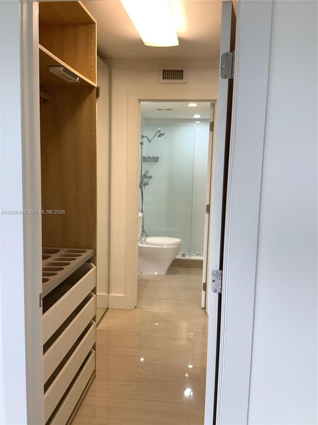 Building Photo - 150 SE 25th Rd