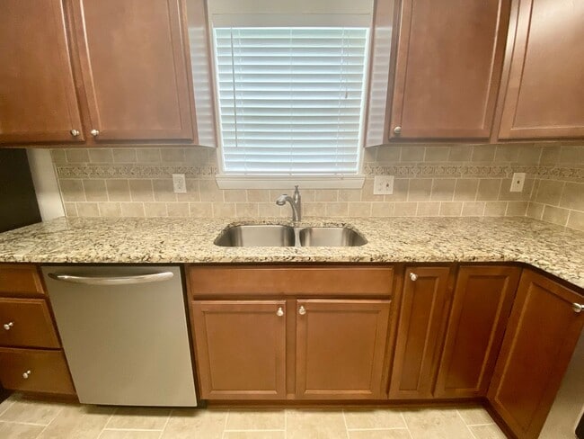 Building Photo - Ready 07-10-26! Great 3-bedroom home in Aragona Village! Stainless Steel Appliances, Granite Coun...
