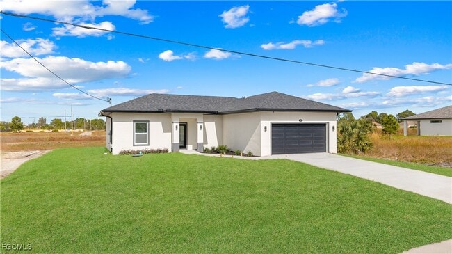 Building Photo - 837 Colyer St E