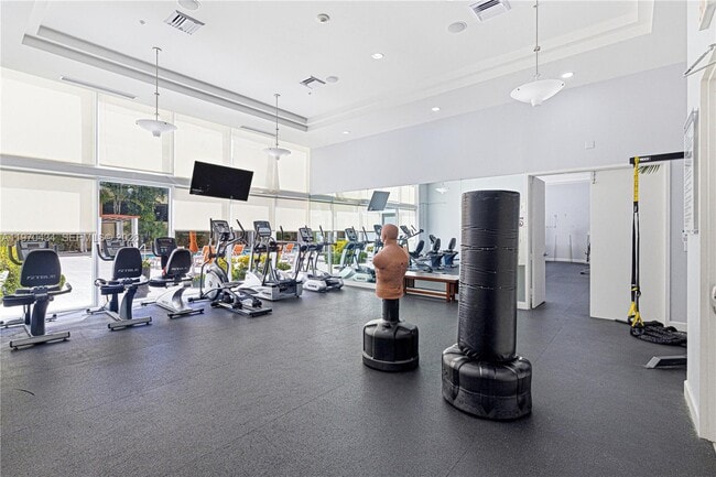 Building Photo - 2775 NE 187th St