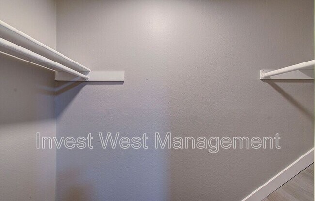 Building Photo - 224 NW 12th Ave