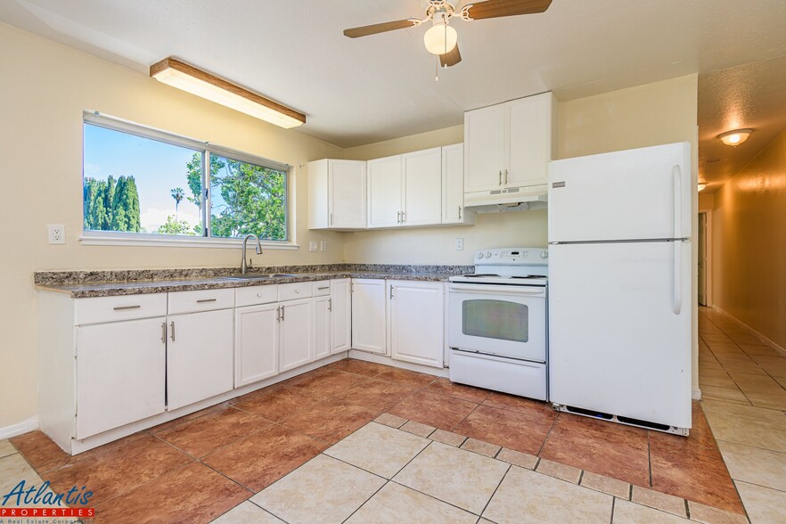 Building Photo - 439 S 4th St