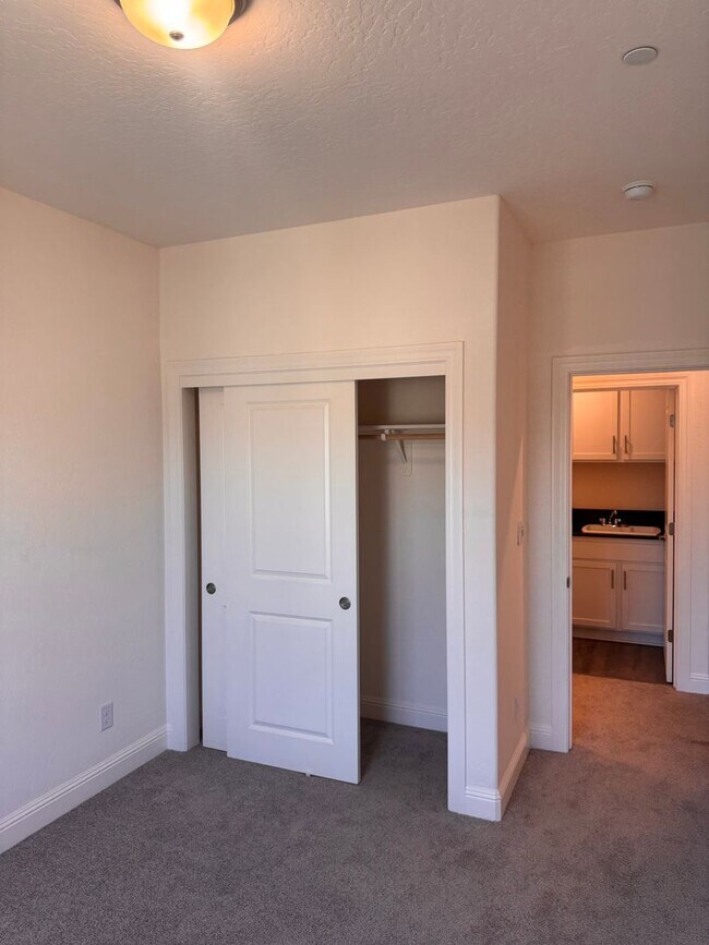 Building Photo - 4438 Langden Dr